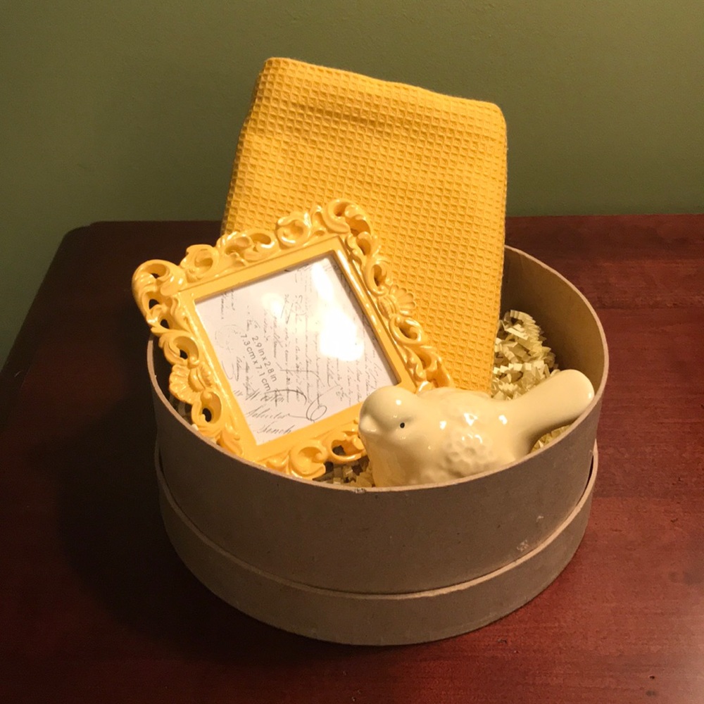 ☀️ Box of Sunshine NWT!! ☀️